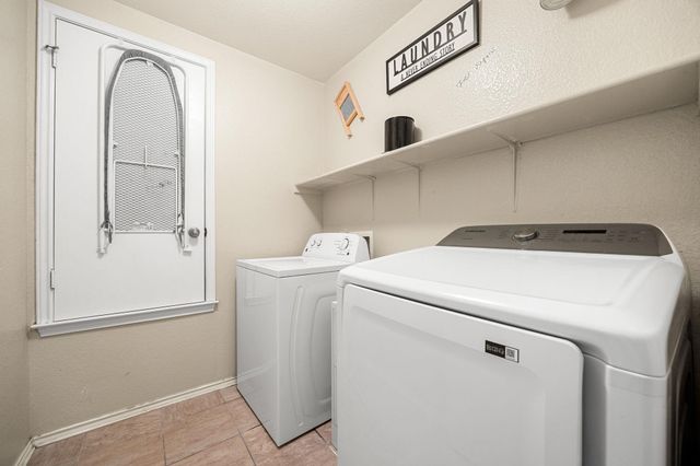 166 Kristen DR, Kyle, TX 78640