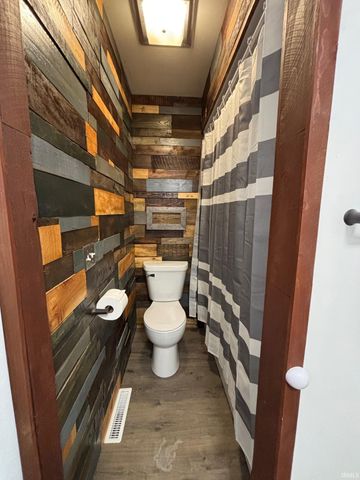 25838 Meadow Oak Lane, Elkhart, IN 46514