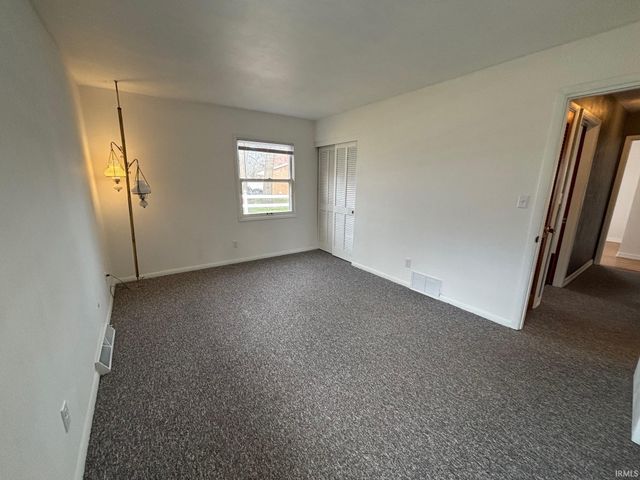 25838 Meadow Oak Lane, Elkhart, IN 46514