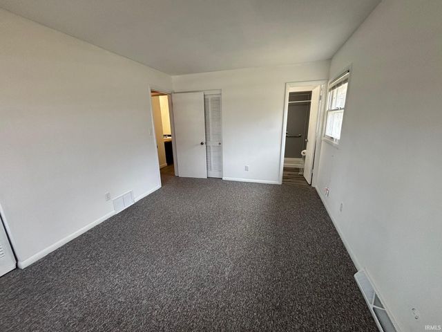 25838 Meadow Oak Lane, Elkhart, IN 46514