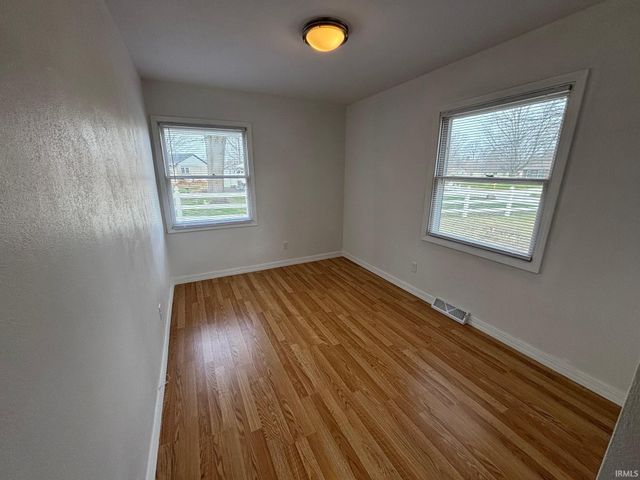 25838 Meadow Oak Lane, Elkhart, IN 46514