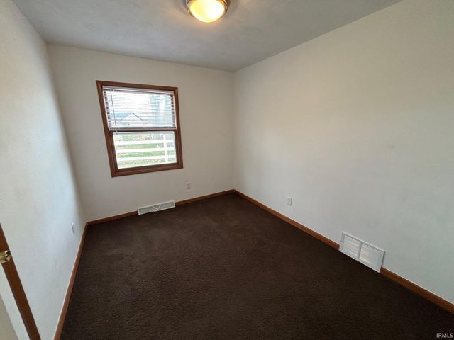 25838 Meadow Oak Lane, Elkhart, IN 46514