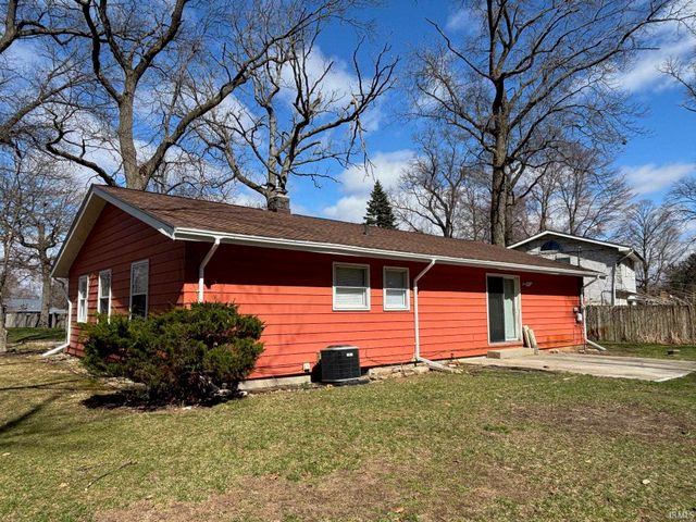 25838 Meadow Oak Lane, Elkhart, IN 46514