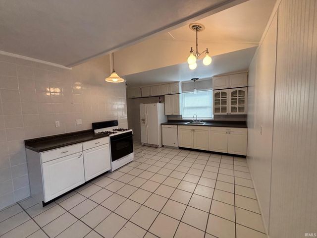 25838 Meadow Oak Lane, Elkhart, IN 46514