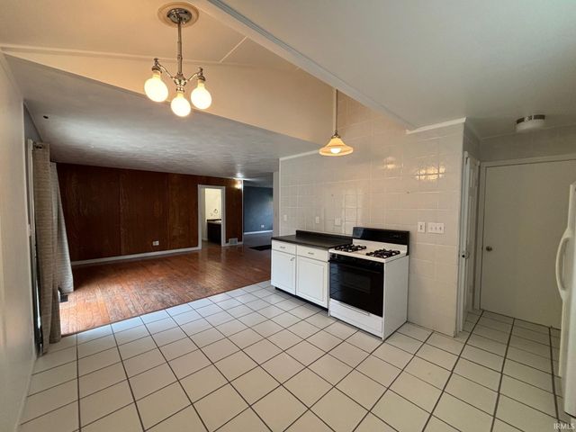 25838 Meadow Oak Lane, Elkhart, IN 46514