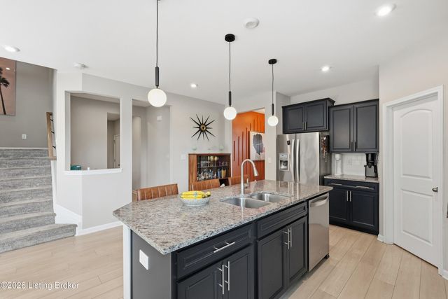 4003 Cobblestone Ln, La Grange, KY 40031