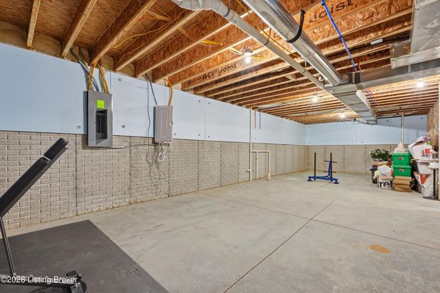 4003 Cobblestone Ln, La Grange, KY 40031