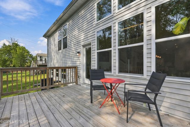 4003 Cobblestone Ln, La Grange, KY 40031