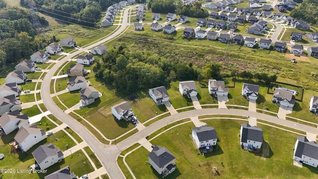 4003 Cobblestone Ln, La Grange, KY 40031