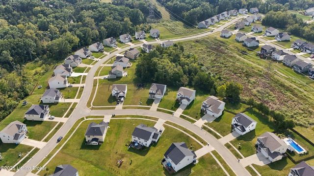 4003 Cobblestone Ln, La Grange, KY 40031