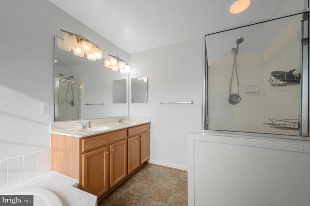 286 STARKEYS LNDG, Shepherdstown, WV 25443