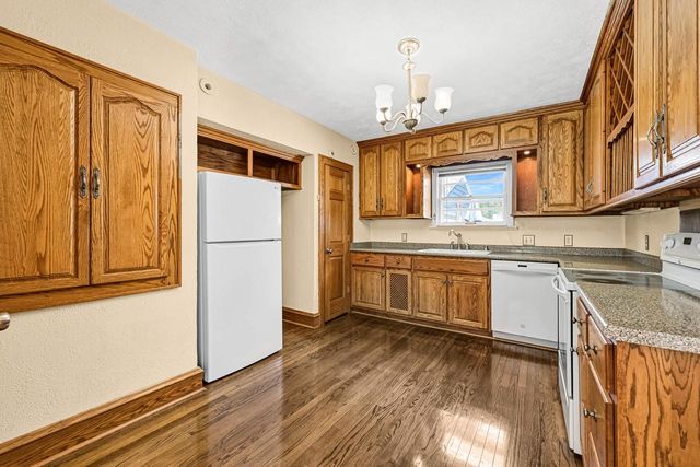 651 N 76th STREET, Wauwatosa, WI 53213