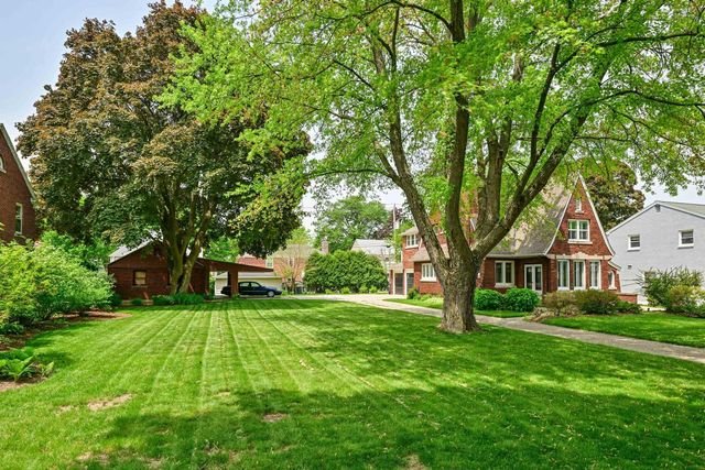 651 N 76th STREET, Wauwatosa, WI 53213