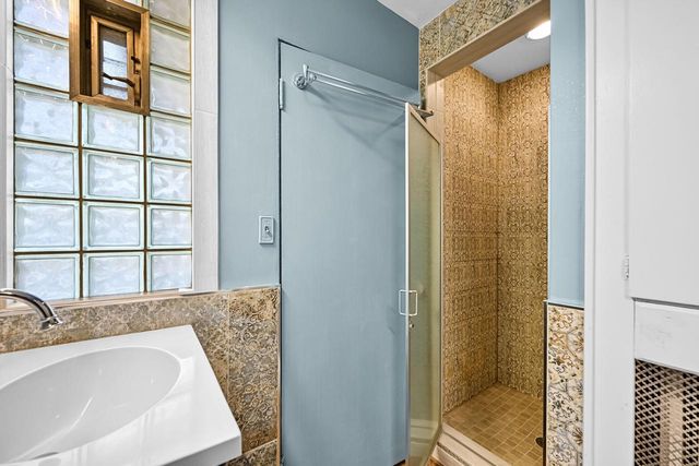 651 N 76th STREET, Wauwatosa, WI 53213