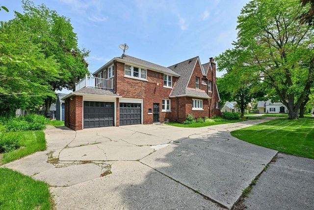 651 N 76th STREET, Wauwatosa, WI 53213