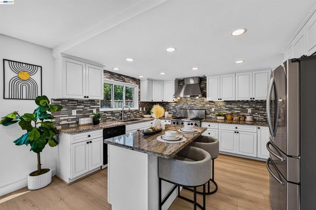34499 Salinas Pl, Fremont, CA 94555