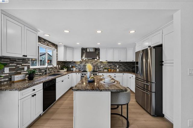 34499 Salinas Pl, Fremont, CA 94555