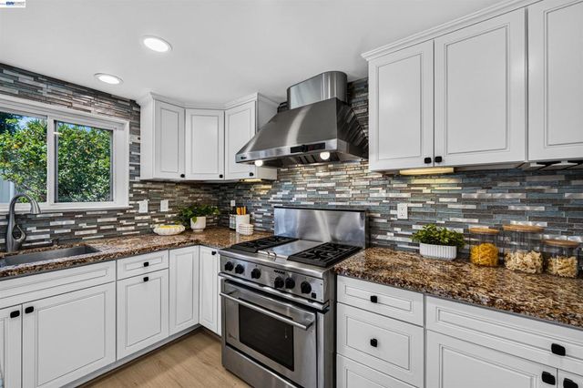 34499 Salinas Pl, Fremont, CA 94555