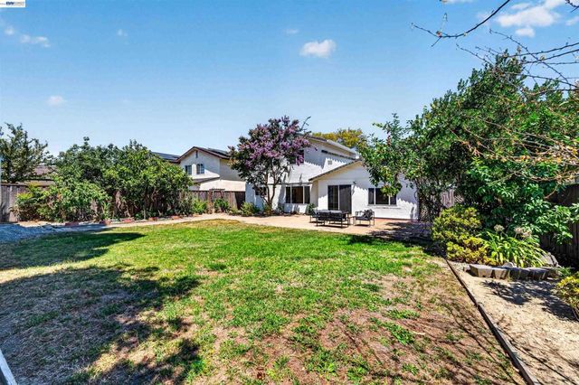 34499 Salinas Pl, Fremont, CA 94555