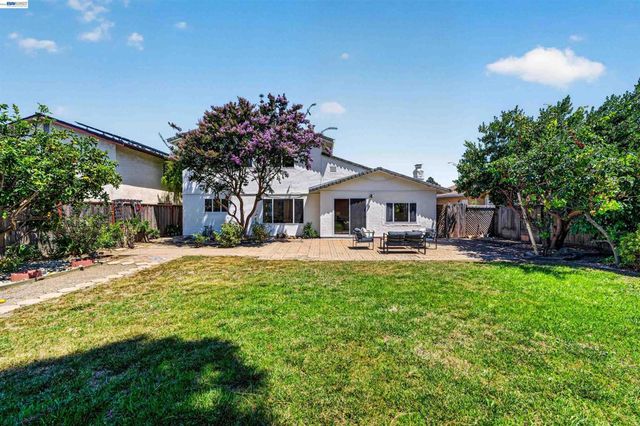 34499 Salinas Pl, Fremont, CA 94555