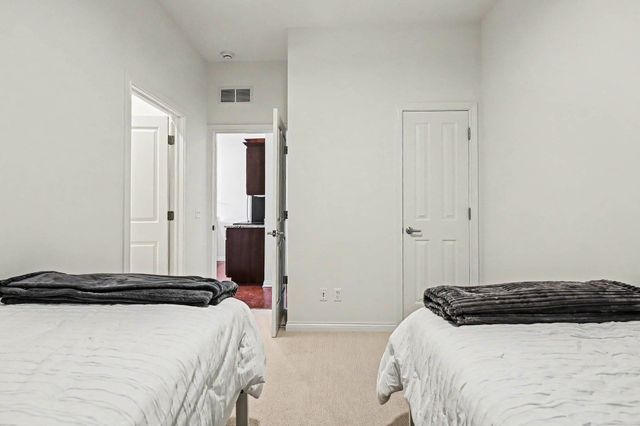 1145 Napoleon St Apt 208, South Bend, IN 46617