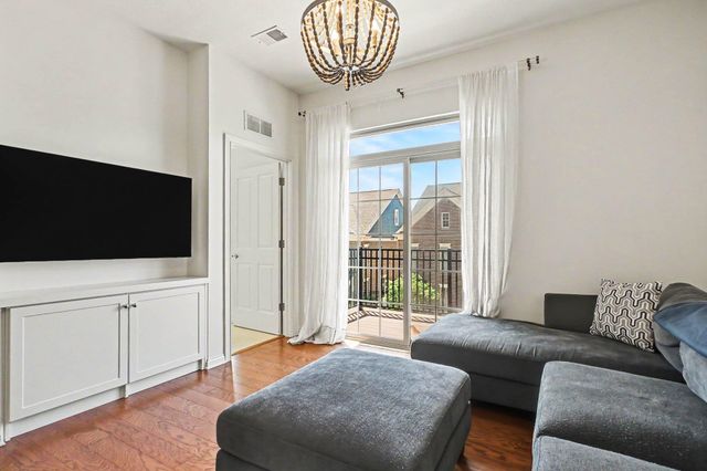1145 Napoleon St Apt 208, South Bend, IN 46617
