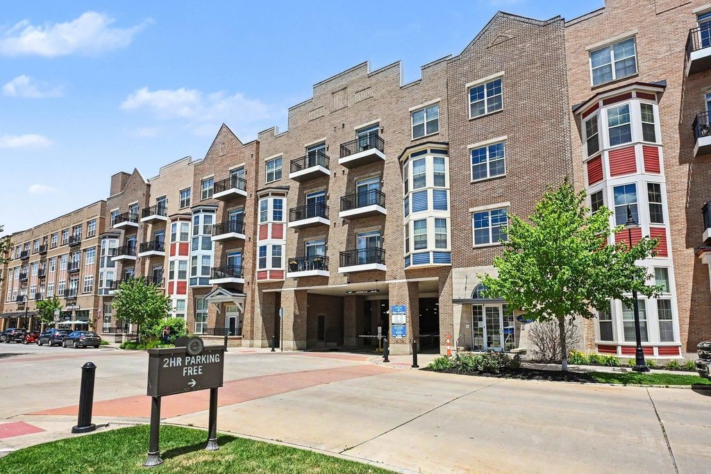 1145 Napoleon St Apt 208, South Bend, IN 46617