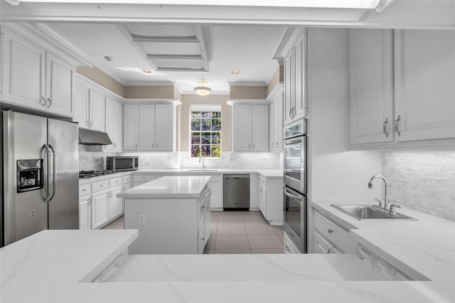 15511 Oaklawn Park Drive, Houston, TX 77069