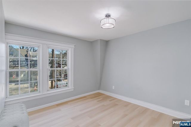 208 11th Street, Newark, NJ 07107