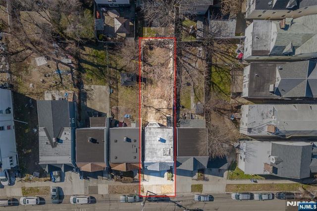 208 11th Street, Newark, NJ 07107