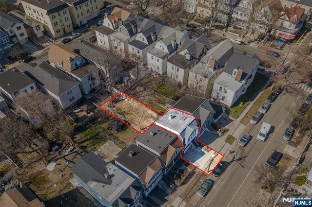 208 11th Street, Newark, NJ 07107