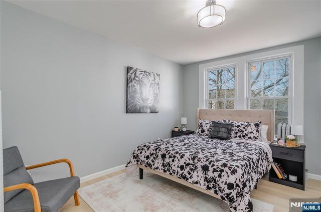 208 11th Street, Newark, NJ 07107