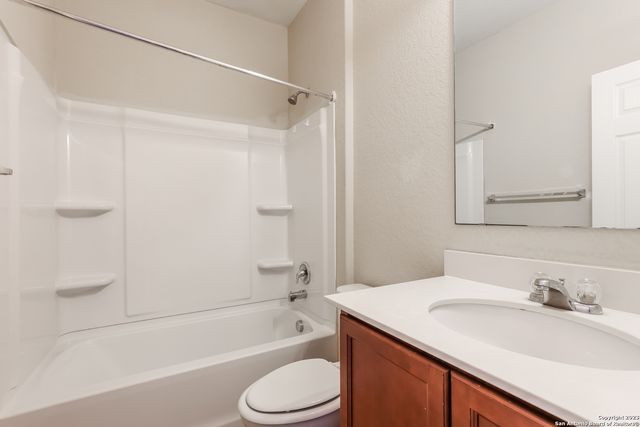 24262 INVITATION OAK, San Antonio, TX 78261