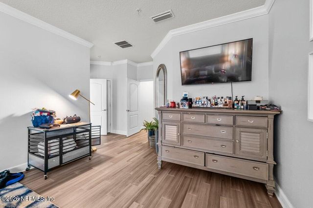 4480 DEERWOOD LAKE Parkway 352, Jacksonville, FL 32216