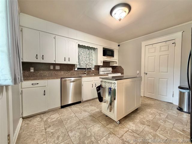 705 N 12th Street, Collinsville, OK 74021