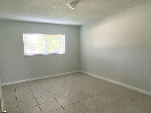 853 SE 4th Court 16, Deerfield Beach, FL 33441