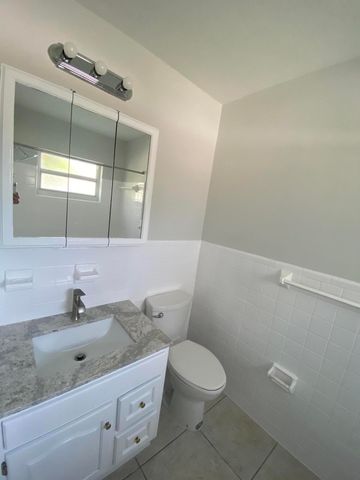 853 SE 4th Court 16, Deerfield Beach, FL 33441