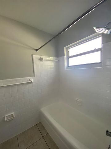 853 SE 4th Court 16, Deerfield Beach, FL 33441