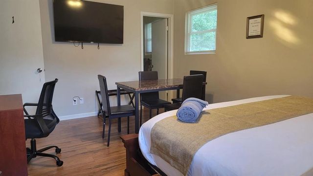 6480 Buckhurst Trail, Atlanta, GA 30349