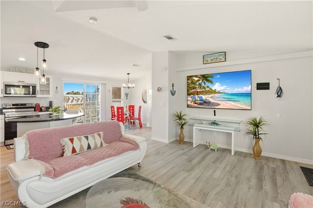 158 Nanaimo TRL, Fort Myers Beach, FL 33931
