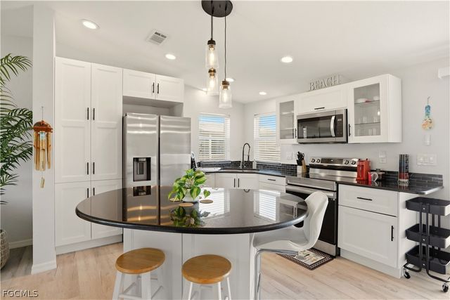 158 Nanaimo TRL, Fort Myers Beach, FL 33931