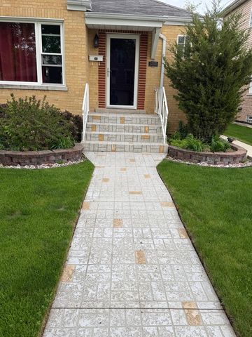 5705 S Nottingham Avenue, Chicago, IL 60638
