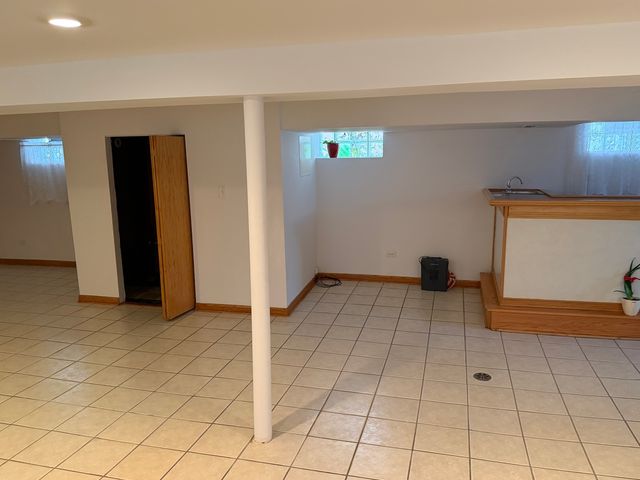 5705 S Nottingham Avenue, Chicago, IL 60638