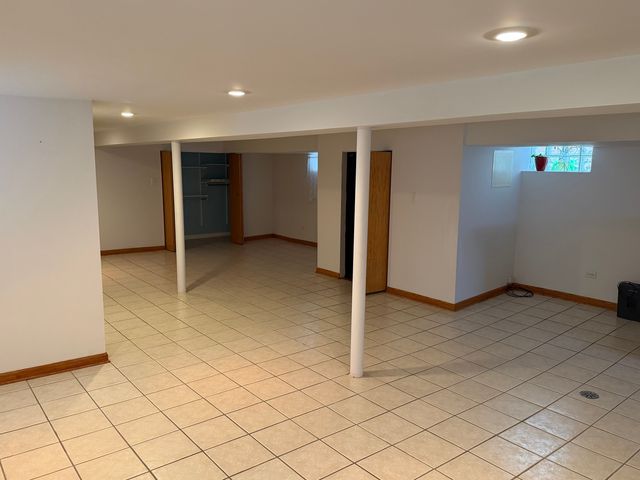 5705 S Nottingham Avenue, Chicago, IL 60638