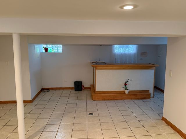 5705 S Nottingham Avenue, Chicago, IL 60638