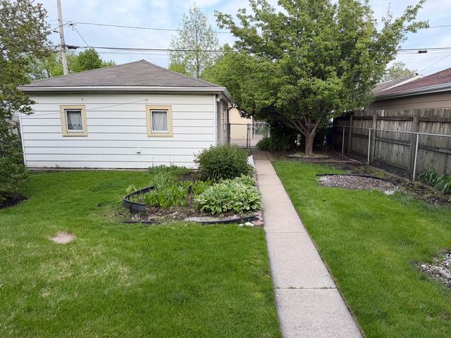 5705 S Nottingham Avenue, Chicago, IL 60638