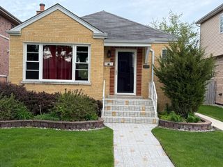 5705 S Nottingham Avenue, Chicago, IL 60638