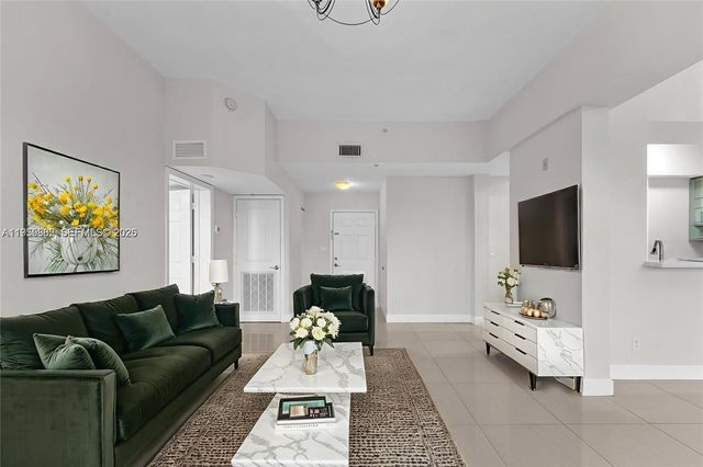 619 E Sheridan St 406, Dania Beach, FL 33004