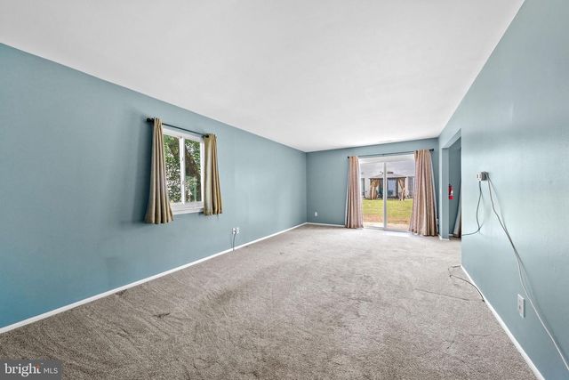 1 GINGER DR, Lumberton, NJ 08048