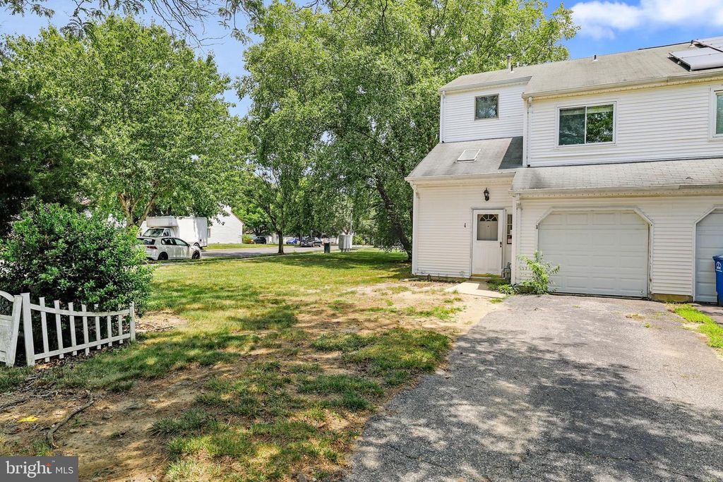 1 GINGER DR, Lumberton, NJ 08048